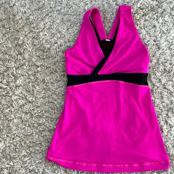 Lululemon hot exercise pink top - Picture 3 of 3